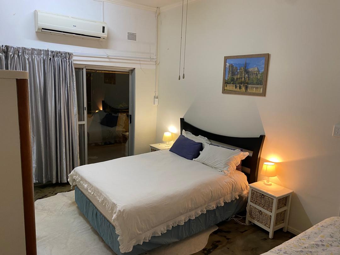Heritage bedchamber with antique details